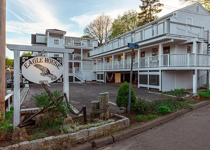 Eagle House Motel