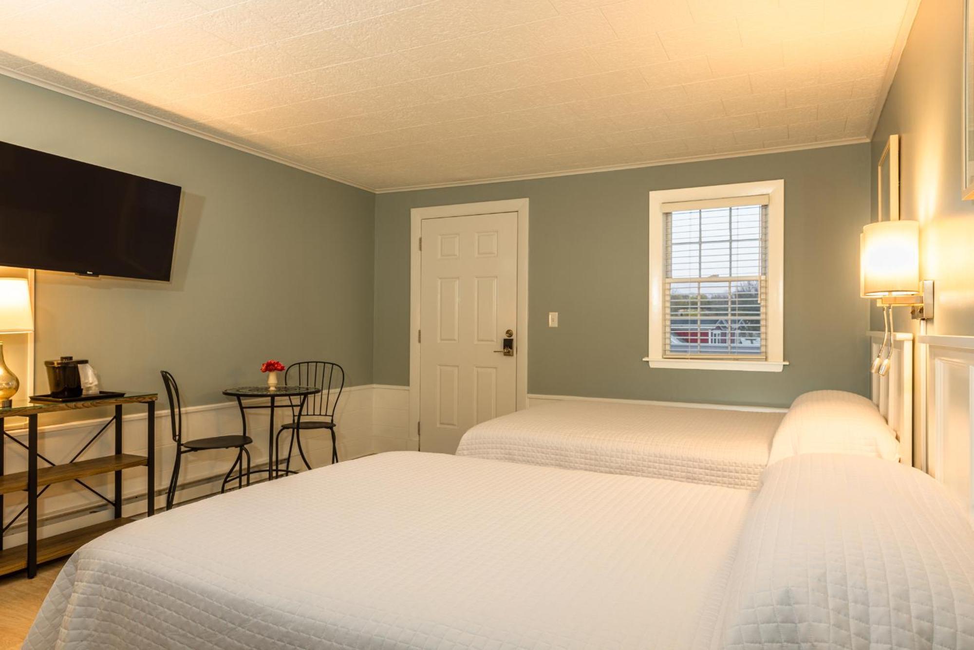 Eagle House Motel 2*